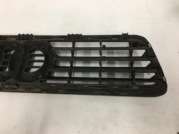 AUDI A4 B5 LIFT Radiator Grill 8D0853651R image 4