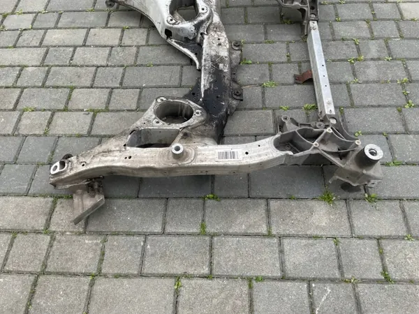 OEM 6797643 Travessa Suspensão Dianteira BMW F10/F11 image 3