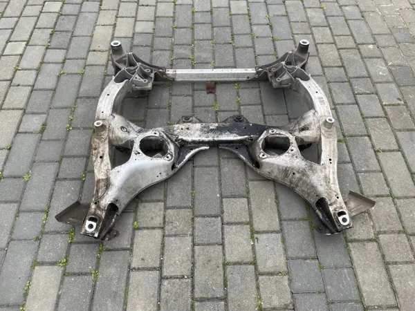 OEM 6797643 Travessa Suspensão Dianteira BMW F10/F11 image 4