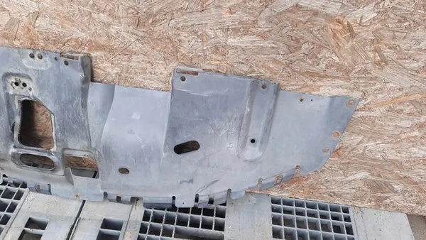 Nedre Stötfångarskydd Volvo S40 V40 image 4