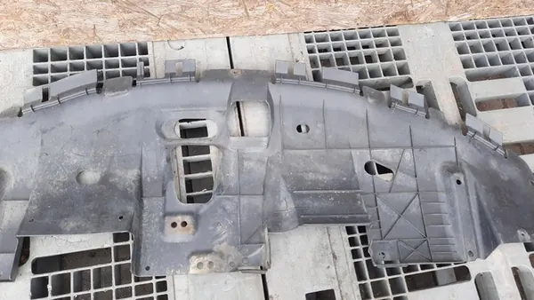 Nedre Stötfångarskydd Volvo S40 V40 image 7