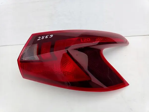 HYUNDAI I20 III Lámpara Trasera Derecha 92402-Q0000 image 2