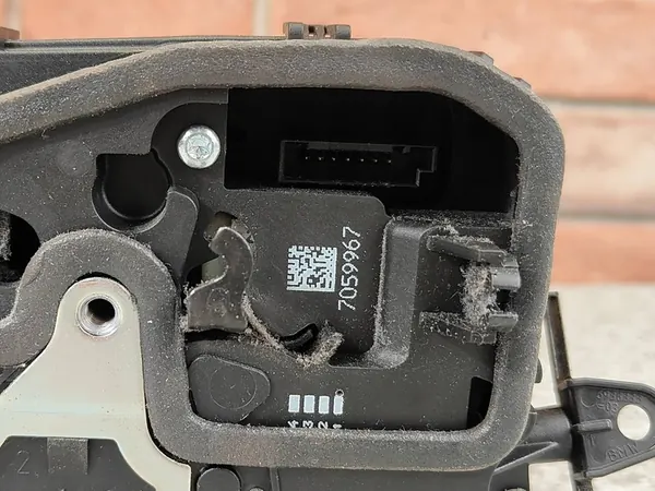 Vordere linke Türschloss BMW E90 E70 E60 E87 7059967 image 4