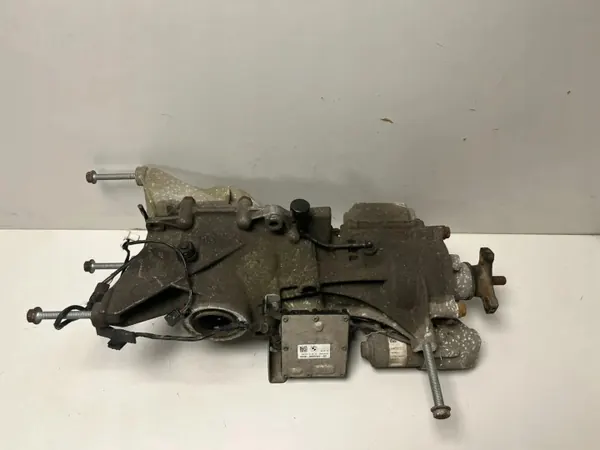Differenziale posteriore BMW X1 (F48) 8655340 2.0L Diesel image 3