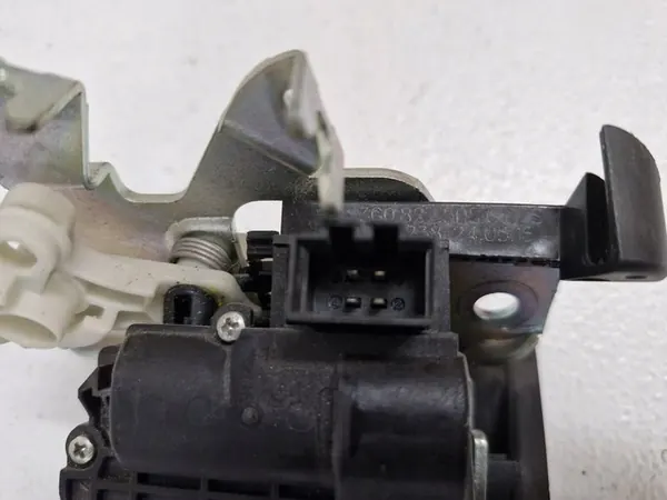 Bagagelås Volkswagen Passat B8 Kombi 3G0827505C image 2