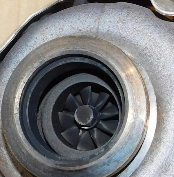Turbo Audi OEM 04L253056L - Usado, Buen Estado image 5