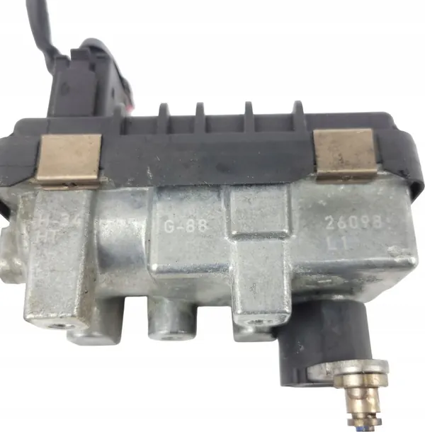 Actuador turbo Mercedes OEM 6NW009228 para W204 3.0 CDI image 3