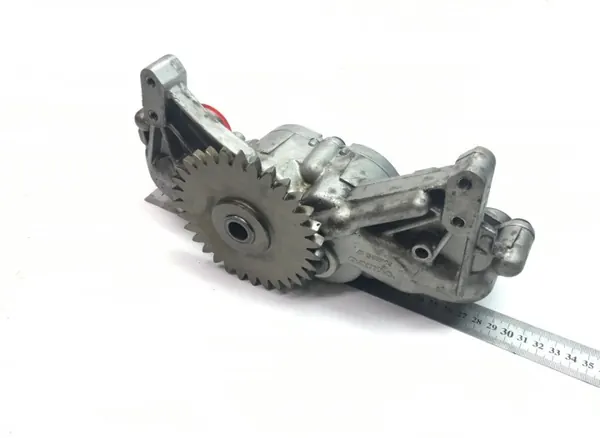 Bomba de óleo motor Volvo OEM 20498516 - Usada image 2