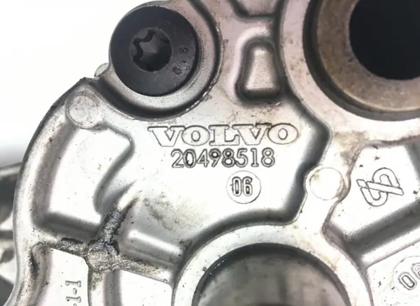 Bomba de óleo motor Volvo OEM 20498516 - Usada image 3