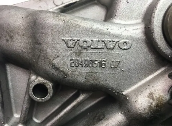 Bomba de óleo motor Volvo OEM 20498516 - Usada image 4