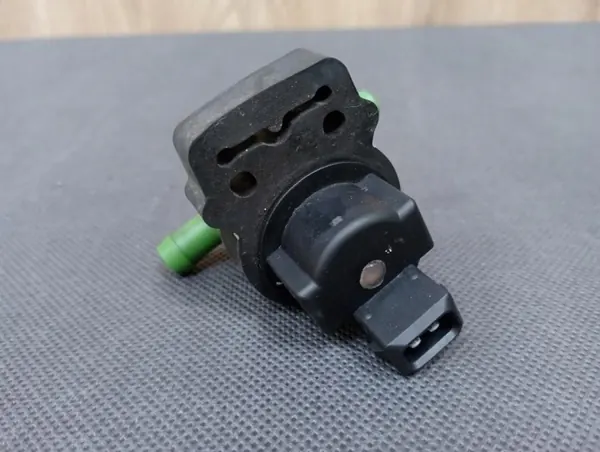 Régulateur Pression Carburant Mercedes OEM A0004708793 image 4