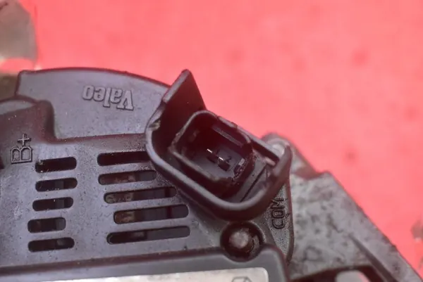 Vaihtovirtageneraattori Dacia Logan 1.6 16V 2007-2012 OEM 8200667607A image 9