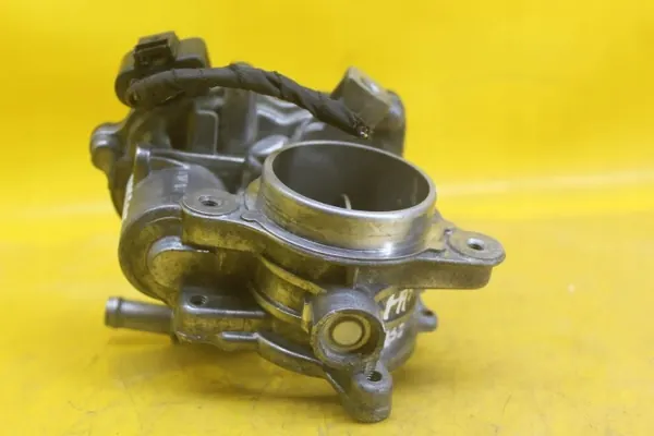 Drosselklappe OEM 04L128066AA für VW Passat B8 image 4
