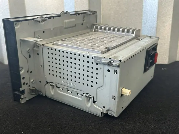 Radio Navigation Mercedes Actros MP4 OEM A0004467662 image 7
