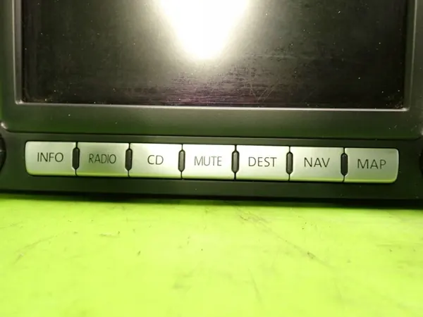 Radio usado OEM 1K0035198C para VW Passat B6 image 3