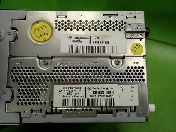 Radio usado OEM 1K0035198C para VW Passat B6 image 8