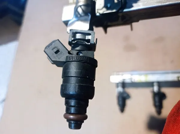 Polttoainejohdin Ruiskut SEAT SKODA AUDI VW image 5