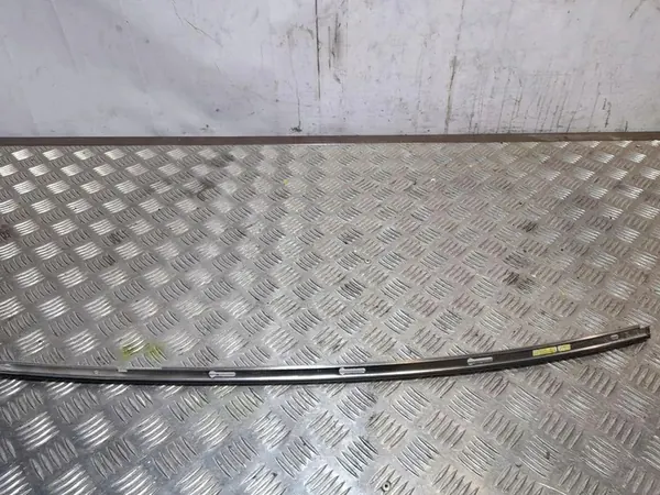 Garniture de Carrosserie Gauche Mercedes C207 W207 Cabrio image 1