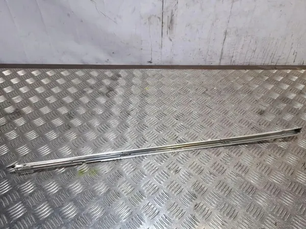 Garniture de Carrosserie Gauche Mercedes C207 W207 Cabrio image 2