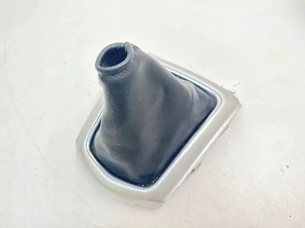 Nissan Qashqai II 1.6 DCI Gear Shift Boot 2016 OEM image 4