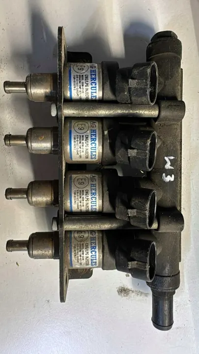 LPG-insprutningsräl OEM 67R-017407 - Begagnad image 2