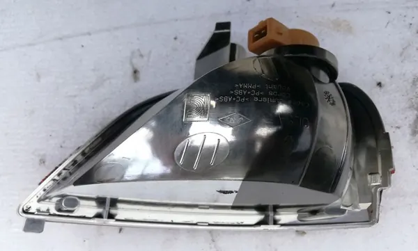 Lanterna de nevoeiro traseira direita Renault Scenic Captur 265540003R image 3