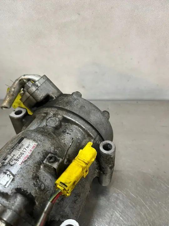 Compresseur de Climatisation Peugeot Citroen 9686061780 image 2