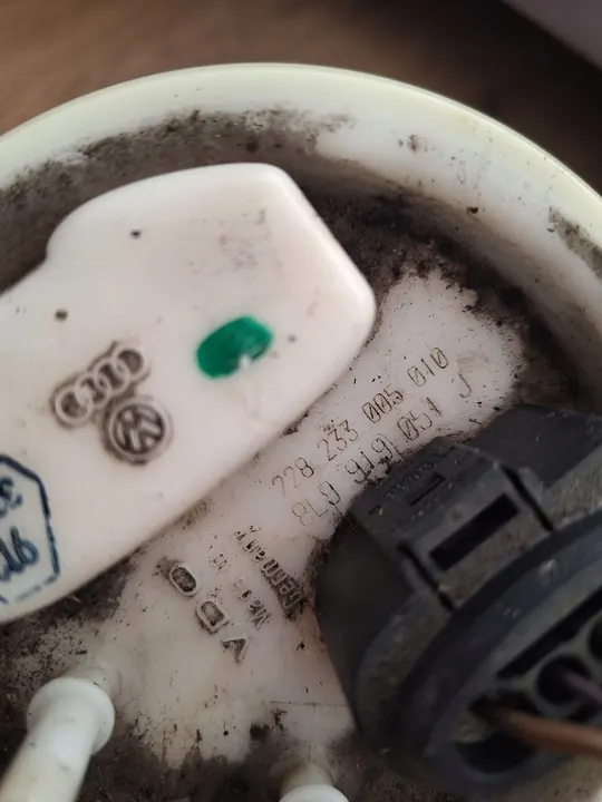 Brandstofpomp GOLF IV R32 AUDI TT 8N image 2