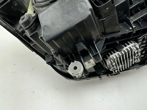 Farol esquerdo BMW 5 G30 G31 2017 image 2