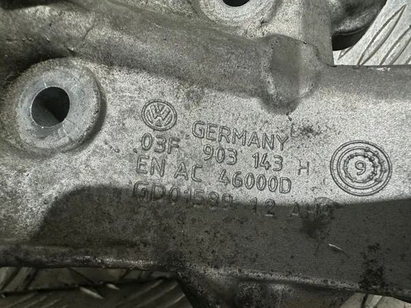 VW SKODA Ölfilterkühlerbasis OEM 03F903143H image 3