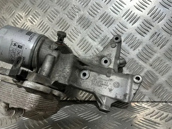 VW SKODA Ölfilterkühlerbasis OEM 03F903143H image 4