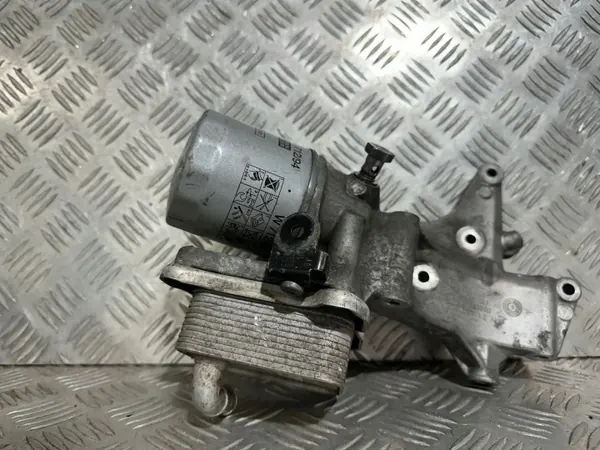 VW SKODA Ölfilterkühlerbasis OEM 03F903143H image 5