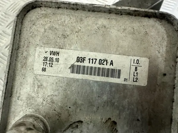 VW SKODA Ölfilterkühlerbasis OEM 03F903143H image 9