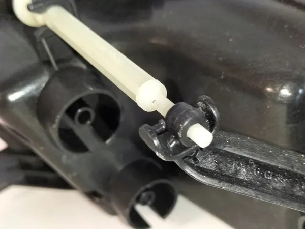 Farol Halógeno Direito SKODA OCTAVIA III 13-17 image 5