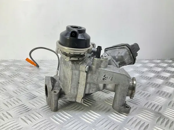 EGR Pakokaasujäähdytin Audi A6 C7 A7 3.0 TDI 059131515BL image 4