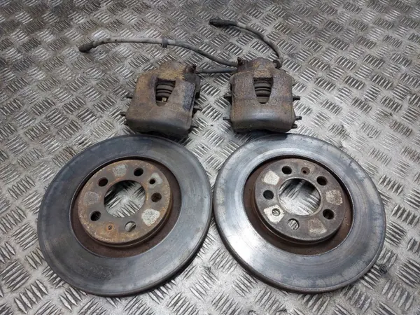 OEM Bromsskivor, Belägg & Bromsok Fram Set image 2