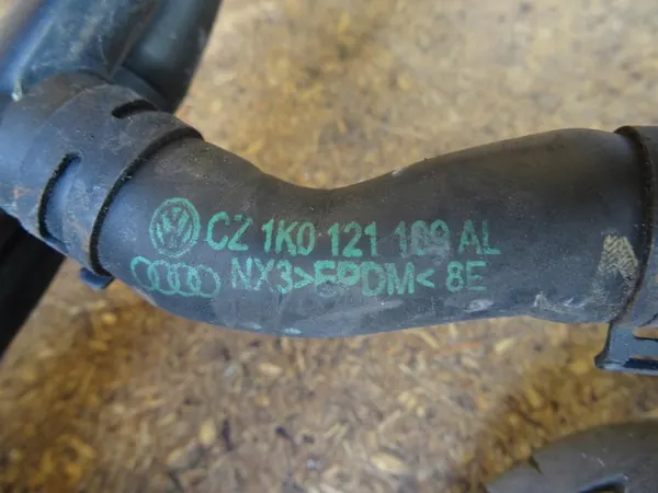 AUDI A3 8P GOLF VI 1.8 TFSI Vesiputket 1K0121109AL image 2