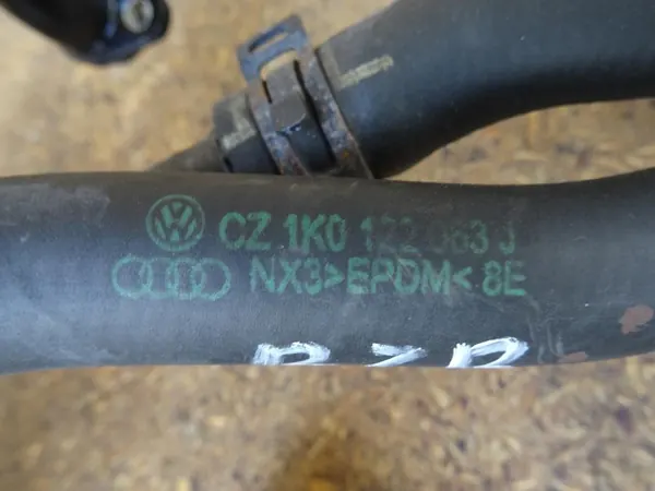 AUDI A3 8P GOLF VI 1.8 TFSI Vesiputket 1K0121109AL image 4