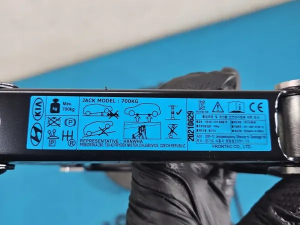 Macaco trapezoidal usado para Hyundai i30 III 16- image 3