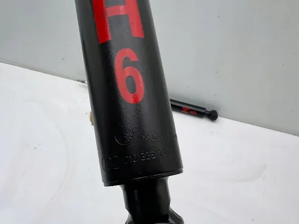 MERCEDES W210 Bakstötdämpare Vänster Höger OEM A2103261800 image 5