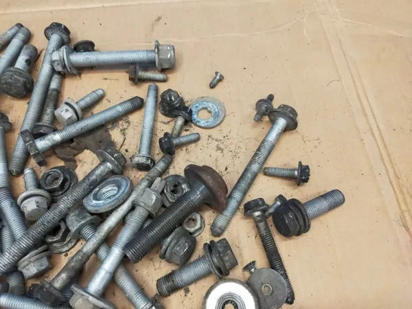 Audi OE Ophangingsbouten OEM 7,05KG voor A6 C8 image 3