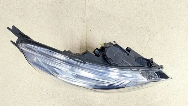 RENAULT CLIO IV LIFT Oikea Etuvalo 260100653R image 3