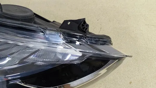 RENAULT CLIO IV LIFT Oikea Etuvalo 260100653R image 9