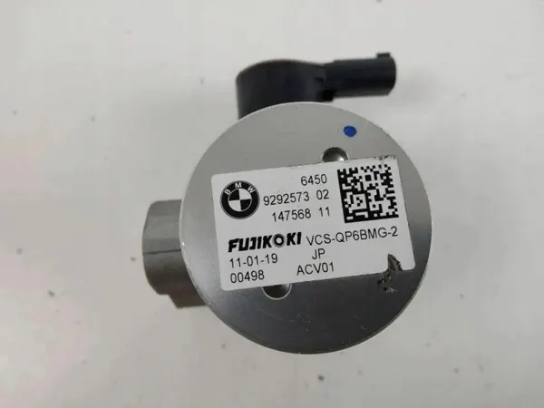 BMW i3 2019 A/C Expansionsventil OEM 9292573 image 3