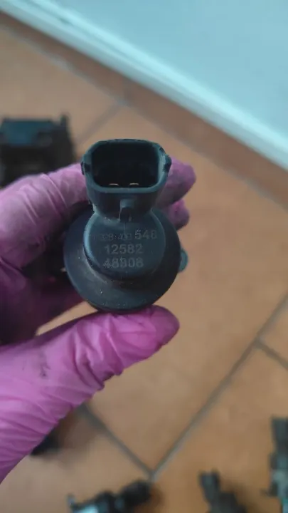 Capteur Pompe Pression Carburant OEM VOLVO - Occasion image 4