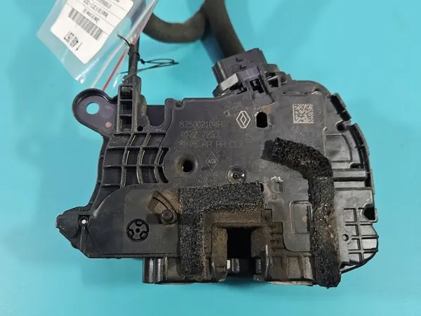 Höger Baklås 825002104R Renault Clio IV 12-20 4PIN image 3