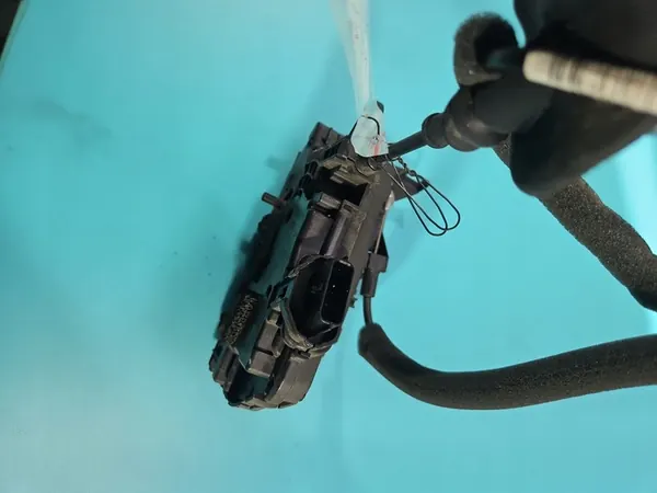 Höger Baklås 825002104R Renault Clio IV 12-20 4PIN image 4