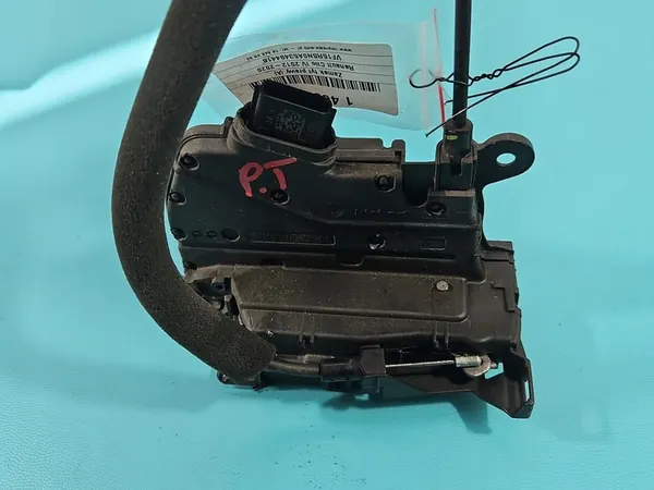 Höger Baklås 825002104R Renault Clio IV 12-20 4PIN image 6