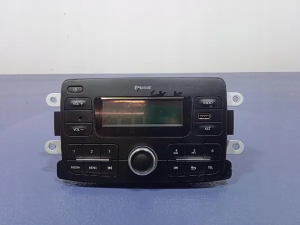 Radio & Navigation Dacia Duster I OEM 281153513R image 2