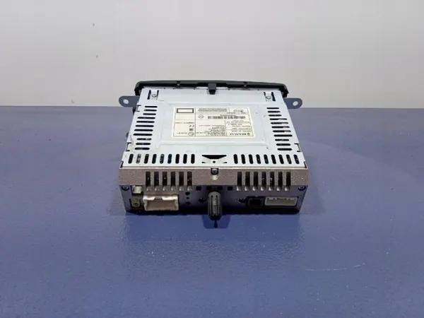Radio & Navigation Dacia Duster I OEM 281153513R image 4